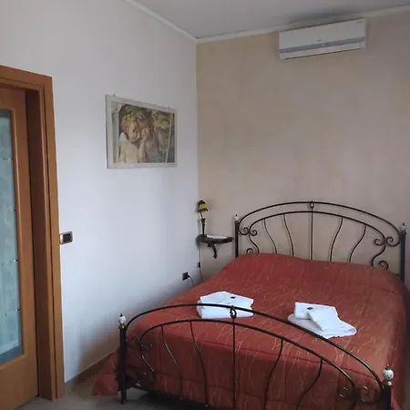 Rita Monzambano